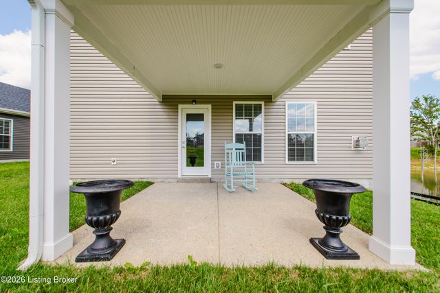 11901 Parkview Trace Dr, Louisville, KY 40229