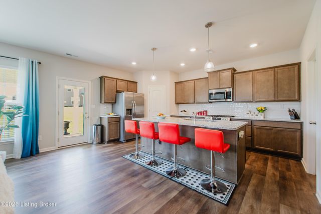 11901 Parkview Trace Dr, Louisville, KY 40229