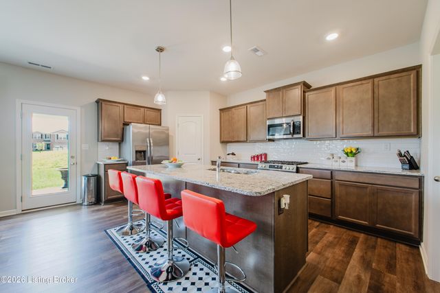 11901 Parkview Trace Dr, Louisville, KY 40229