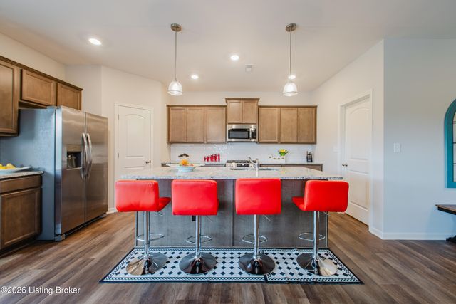 11901 Parkview Trace Dr, Louisville, KY 40229