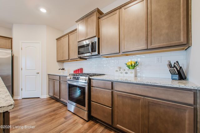 11901 Parkview Trace Dr, Louisville, KY 40229