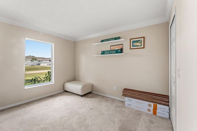 1074 SW Eckard Avenue, Port St Lucie, FL 34953