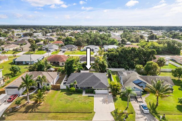 1074 SW Eckard Avenue, Port St Lucie, FL 34953