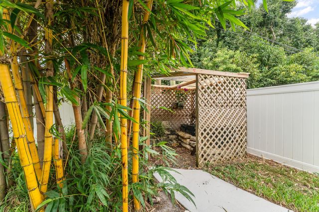 1074 SW Eckard Avenue, Port St Lucie, FL 34953