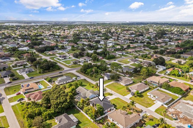 1074 SW Eckard Avenue, Port St Lucie, FL 34953