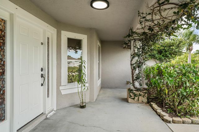 1074 SW Eckard Avenue, Port St Lucie, FL 34953