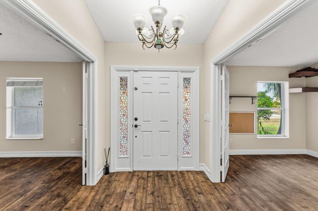 1074 SW Eckard Avenue, Port St Lucie, FL 34953