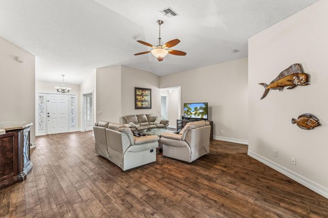 1074 SW Eckard Avenue, Port St Lucie, FL 34953