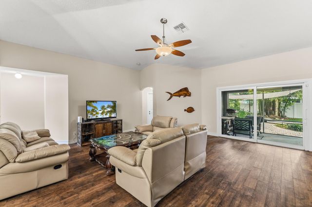 1074 SW Eckard Avenue, Port St Lucie, FL 34953