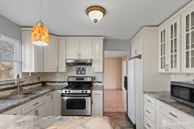 12 Mershon Lane, Plainsboro, NJ 08536