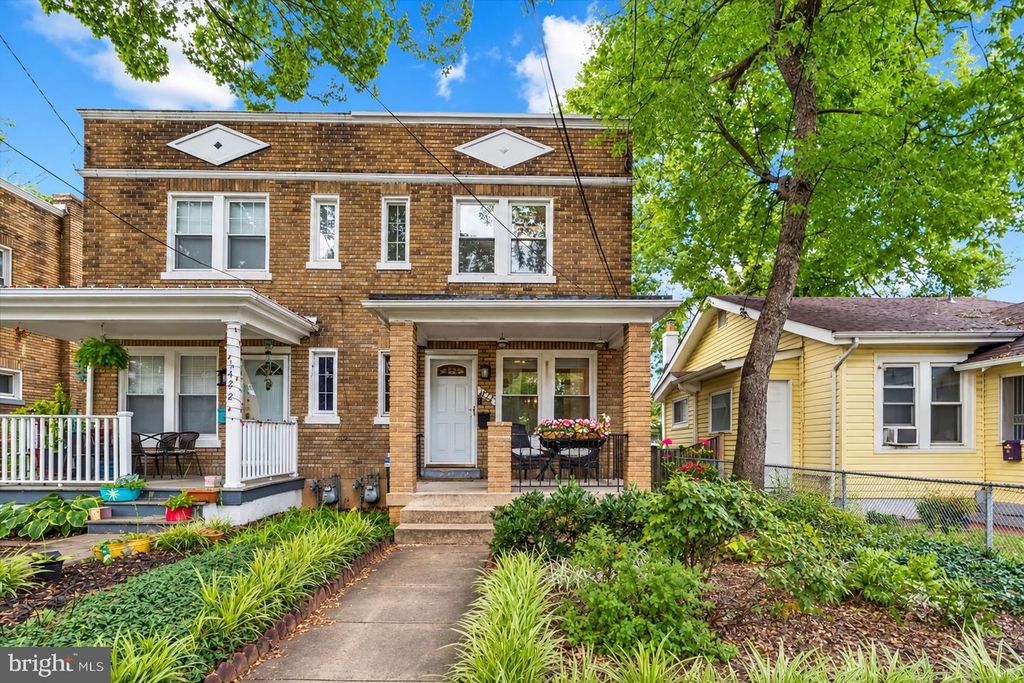1424 KEARNY ST NE, Washington, DC 20017