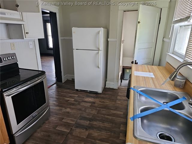 1104 Hunt Avenue, Charleston, WV 25302