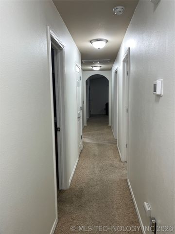 520 S Creek Street, Skiatook, OK 74070