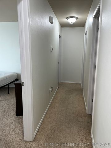 520 S Creek Street, Skiatook, OK 74070