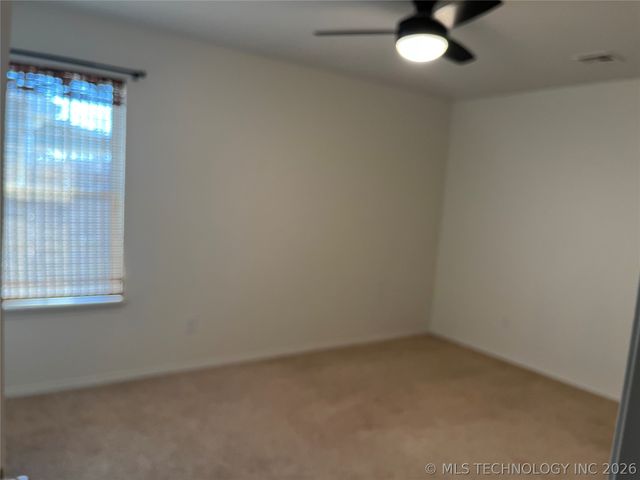 520 S Creek Street, Skiatook, OK 74070