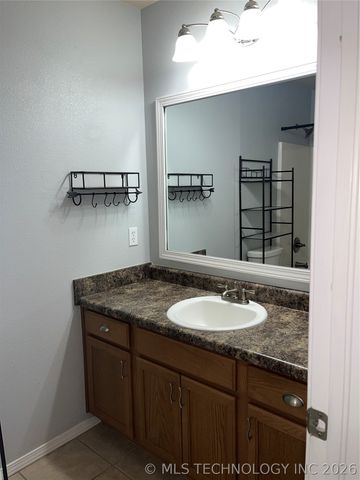 520 S Creek Street, Skiatook, OK 74070