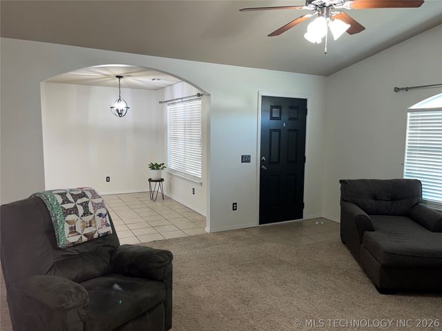 520 S Creek Street, Skiatook, OK 74070