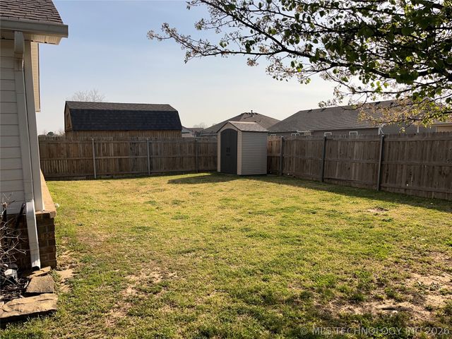 520 S Creek Street, Skiatook, OK 74070