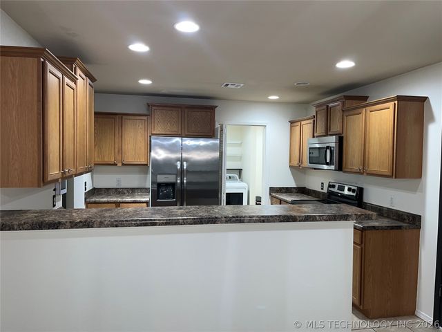 520 S Creek Street, Skiatook, OK 74070