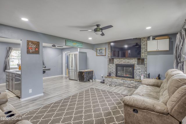 1638 Lark Road, Joplin, MO 64804