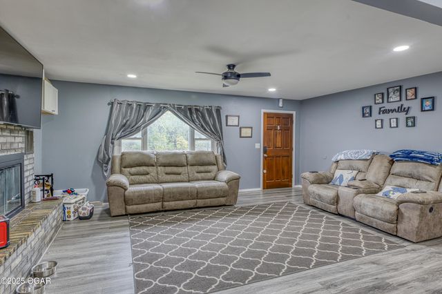 1638 Lark Road, Joplin, MO 64804