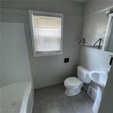 5026 E 86th Street, Garfield Heights, OH 44125