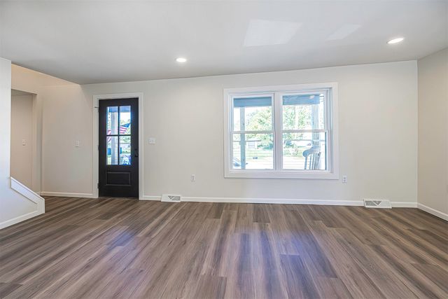8579 GRUBB Road, Mckean, PA 16426