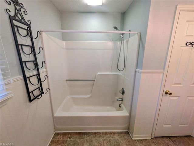 6913 Crandall Court, Clemmons, NC 27012