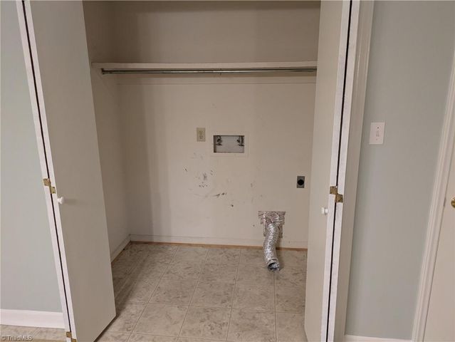 6913 Crandall Court, Clemmons, NC 27012