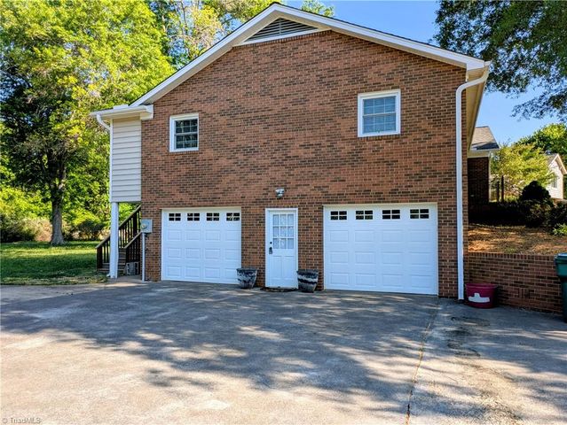 6913 Crandall Court, Clemmons, NC 27012