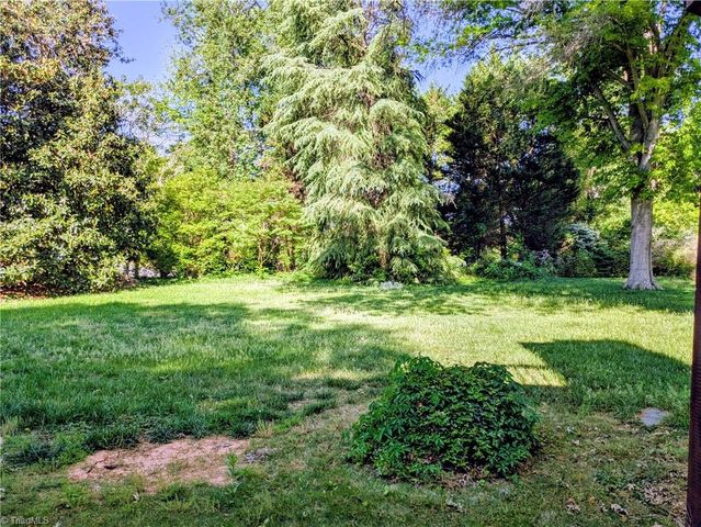 6913 Crandall Court, Clemmons, NC 27012