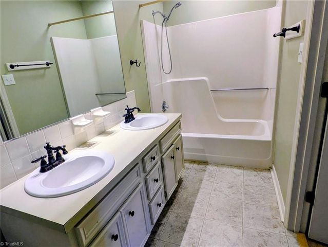 6913 Crandall Court, Clemmons, NC 27012