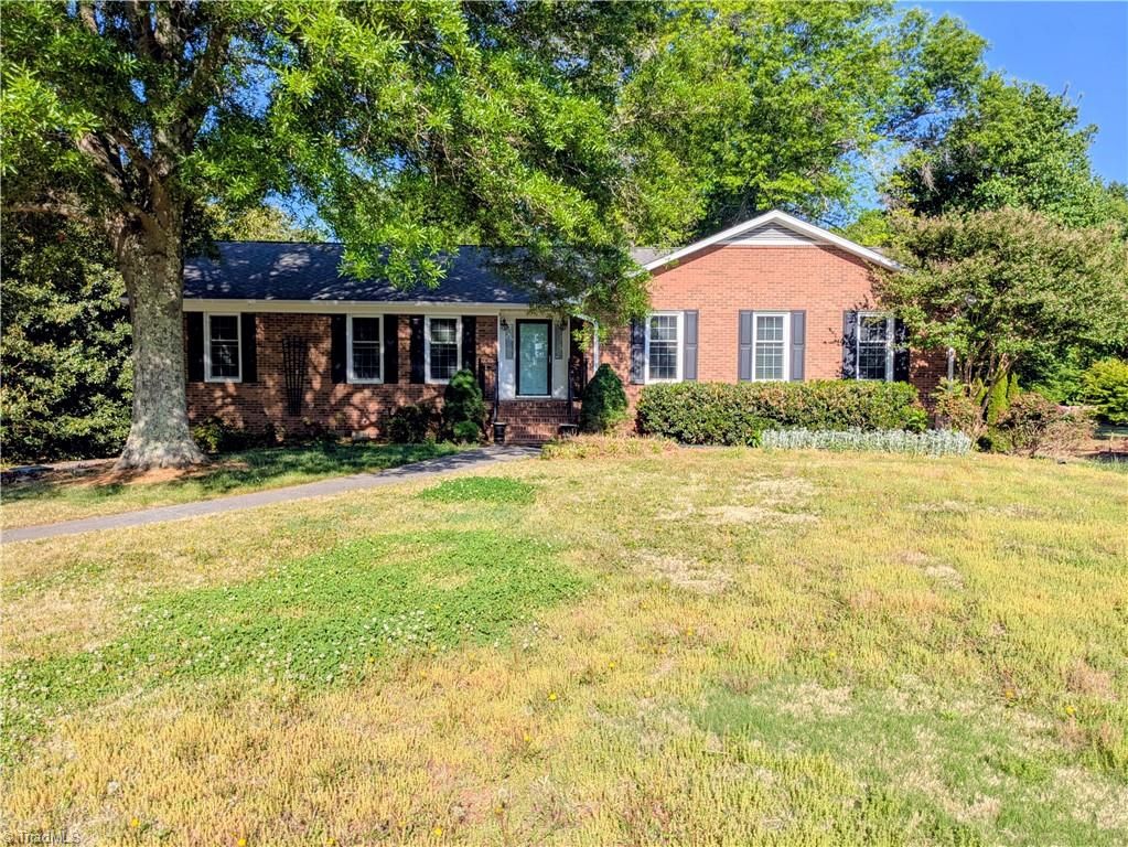 6913 Crandall Court, Clemmons, NC 27012