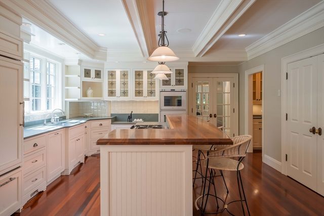 197 Grant St, Lexington, MA 02420