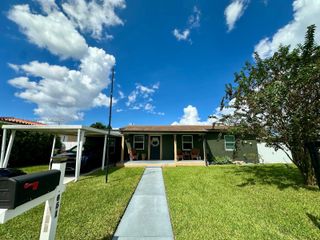 651 E 38th St, Hialeah, FL 33013