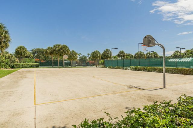 2414 24th Court, Jupiter, FL 33477