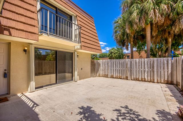 2414 24th Court, Jupiter, FL 33477