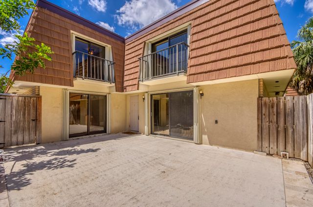 2414 24th Court, Jupiter, FL 33477