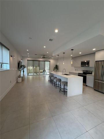 540 SW 6th Ave 0, Fort Lauderdale, FL 33315