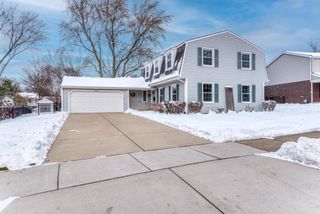 1010 W Haven Drive, Arlington Heights, IL 60005