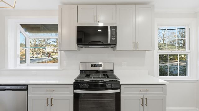 928 Ridgeway Avenue, Signal Mountain, TN 37377