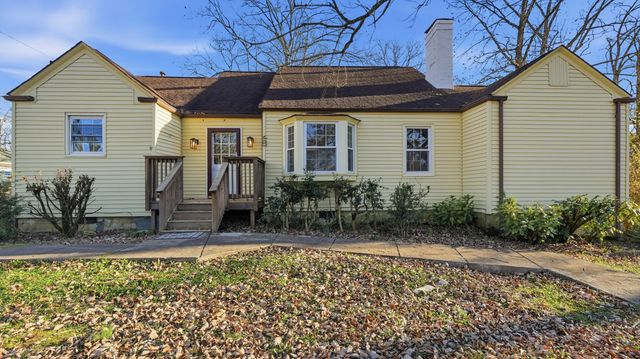 928 Ridgeway Avenue, Signal Mountain, TN 37377