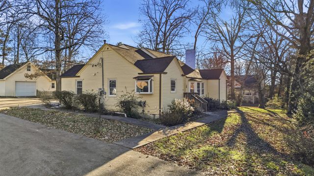 928 Ridgeway Avenue, Signal Mountain, TN 37377