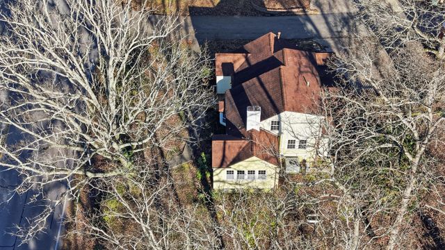 928 Ridgeway Avenue, Signal Mountain, TN 37377