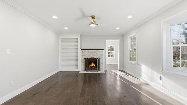 928 Ridgeway Avenue, Signal Mountain, TN 37377