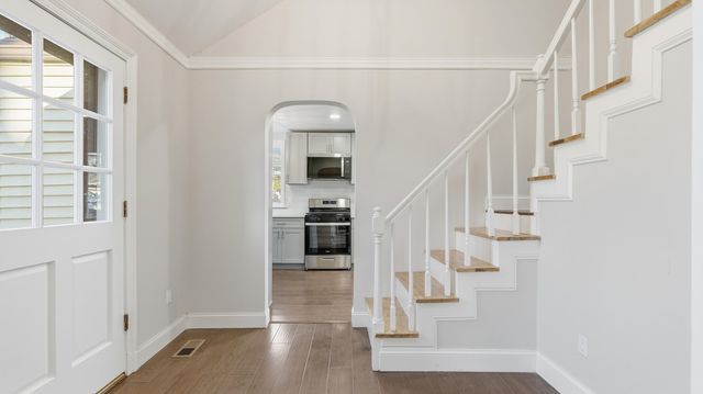 928 Ridgeway Avenue, Signal Mountain, TN 37377