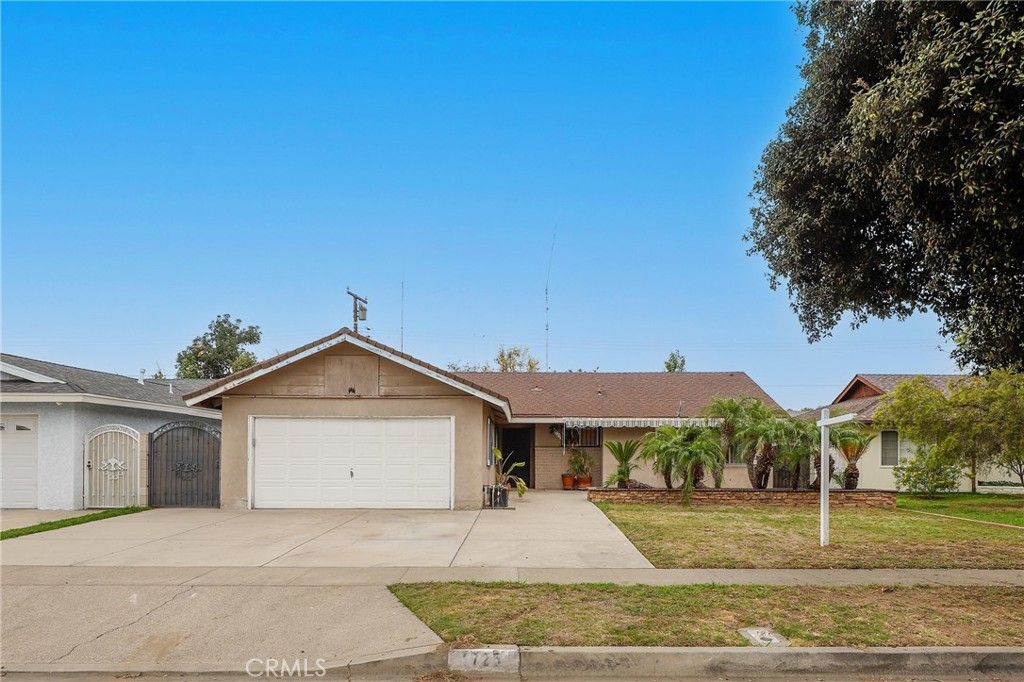 1725 W Harvard, Santa Ana, CA 92704