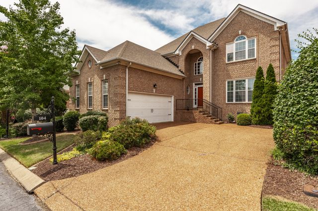 104 Newport Cir, Hendersonville, TN 37075