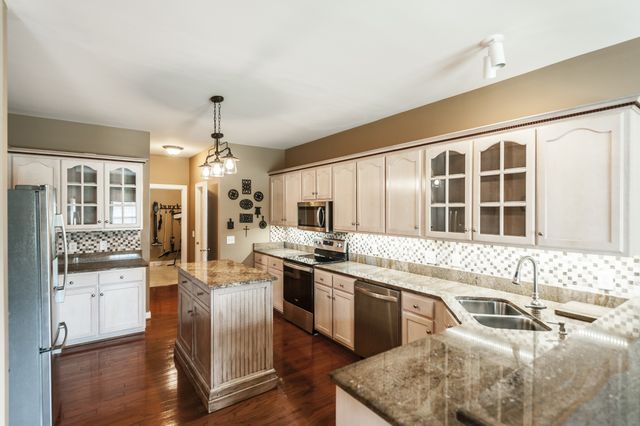 104 Newport Cir, Hendersonville, TN 37075