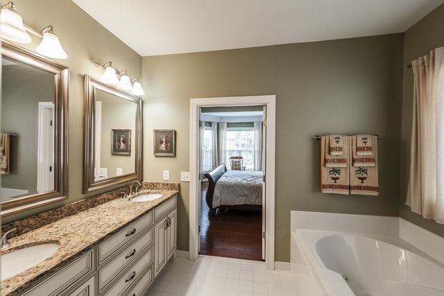 104 Newport Cir, Hendersonville, TN 37075